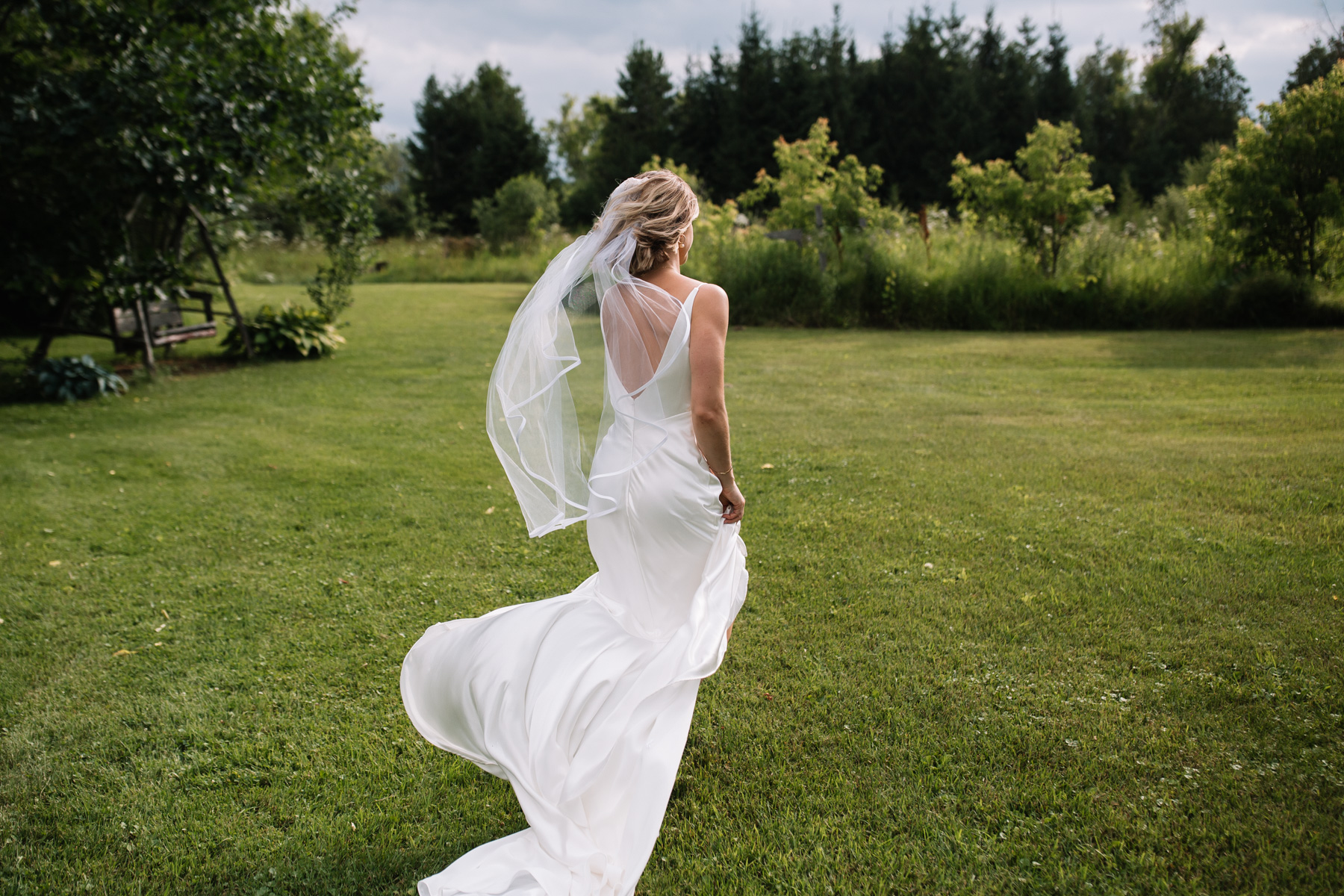 A picnic themed wedding in a garden